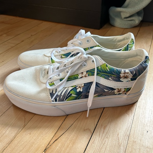 Vans Shoes - Vans Old Skool Platforms with Tropical Print